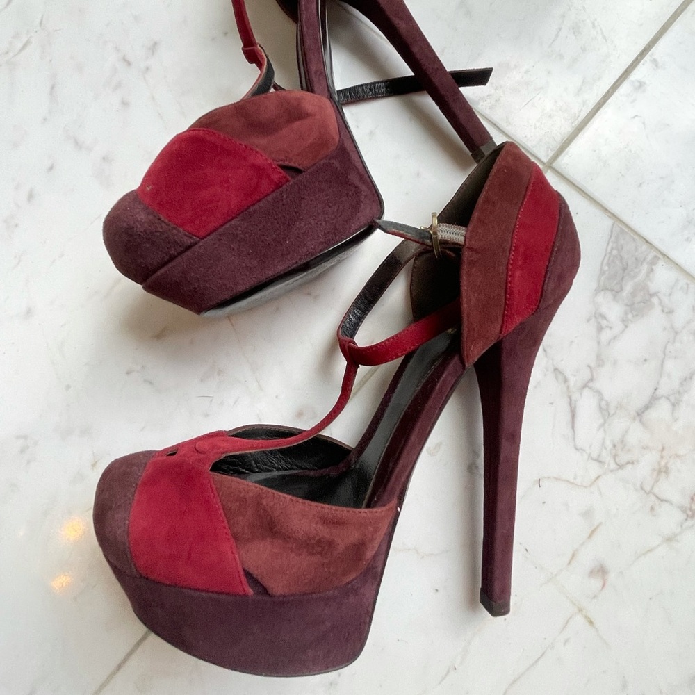 Fendi tricolor sandals